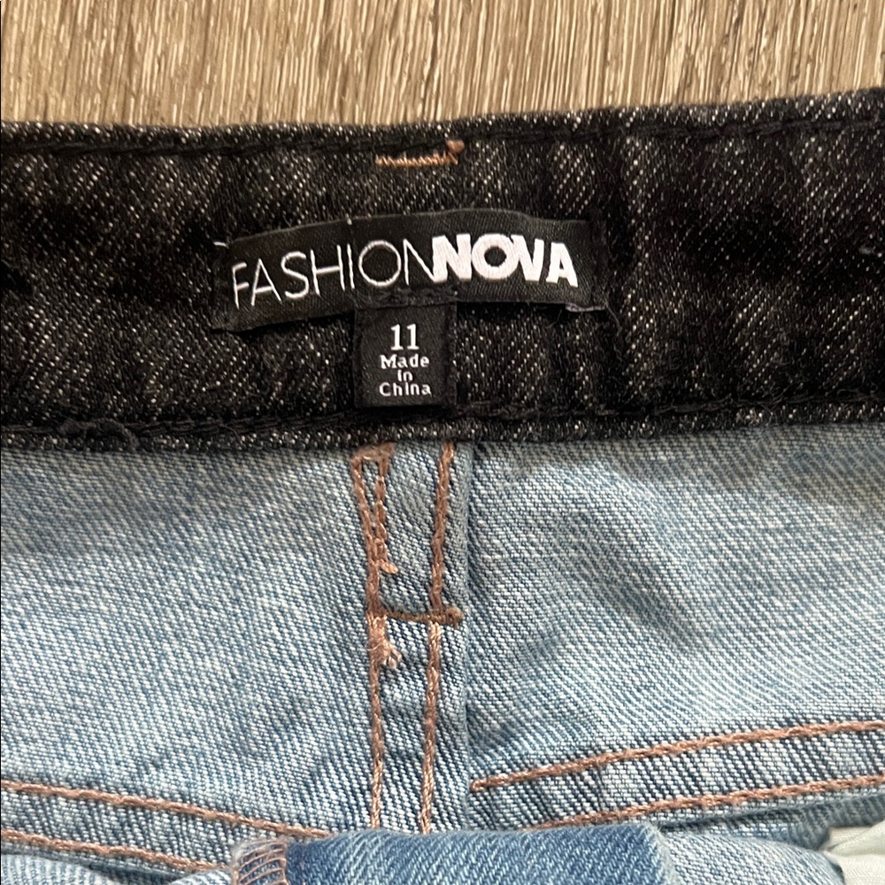 Fashion Nova Light Blue Denim Jeans with Black Waistband - Picture 2 of 9